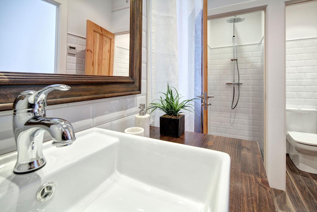 Habitat Apartments Rambla Deluxe Barcellona Esterno foto